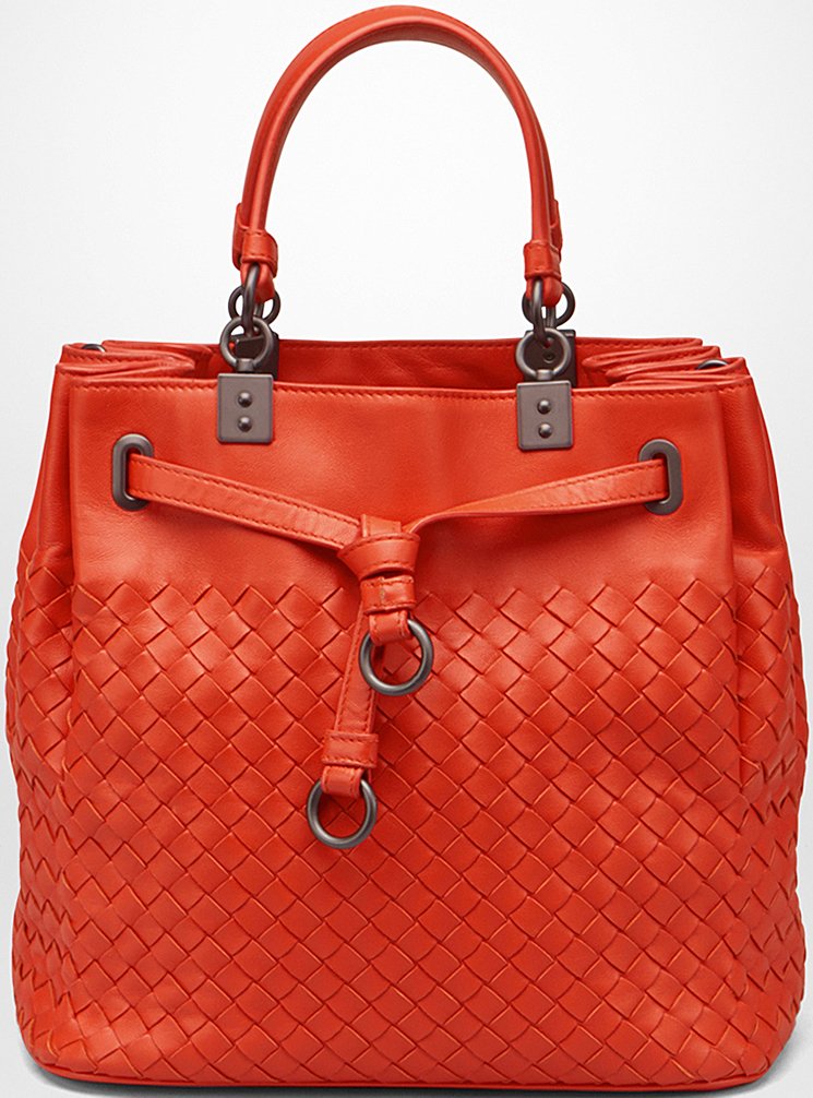 Bottega-Veneta-Intrecciato-Nappa-Bucket-Bag-4