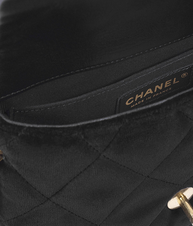 Chanel Mini Flap Bag With Pearl And Woven Chain CC Logo Chanel Mini Flap Bag With Pearl And Woven Chain CC Logo