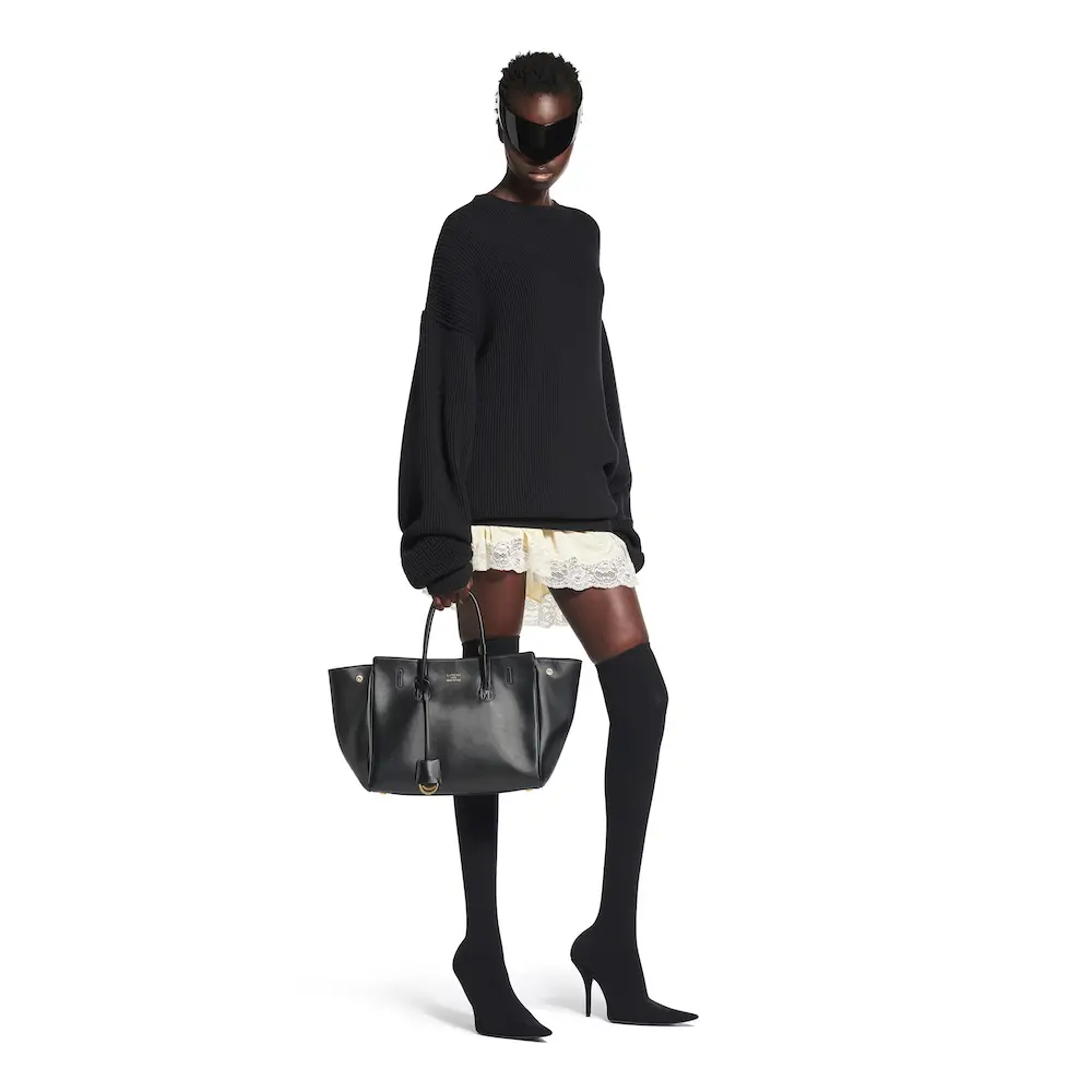 Hampton Small Carry All Bag in black smooth calfskin, aged gold hardware Black Handcarry Model