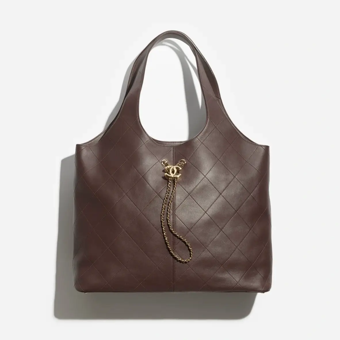 chanel maxi shopping bag calfskin gold tone metal AS6105B23332U1115