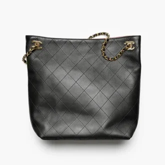 Chanel tote lambskin AS6387B2403094305